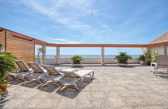 Sea views. Large solarium terrace. Private. For exclusive use.