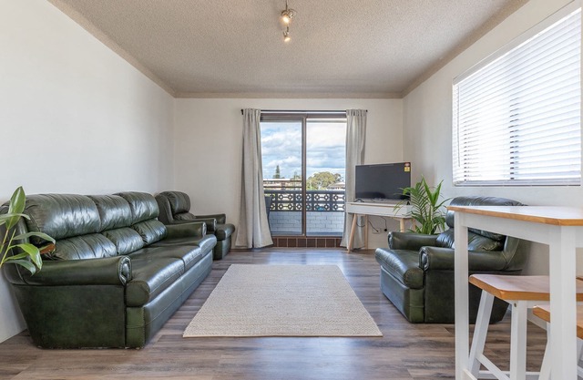 Seabreeze 8 - Renovated apartment in the heart of Tuncurry