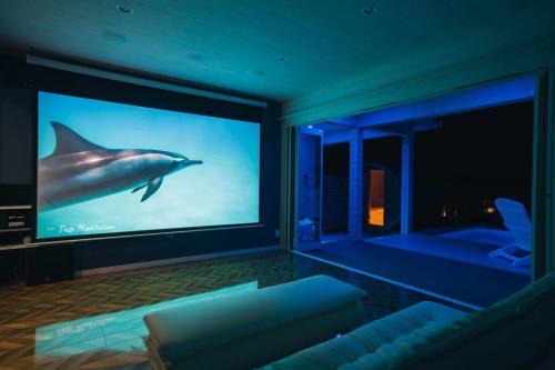 SEADINERS Beachfront Villa 99