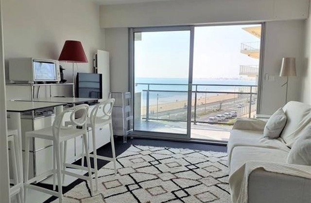 Seafront studio with balcony and parking in La Baule