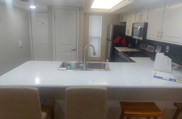 SEASCAPE CONDOS 301 Minutes from the Beach