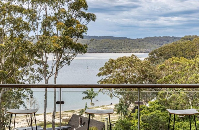 Seashells Lakeside Holiday Perfection