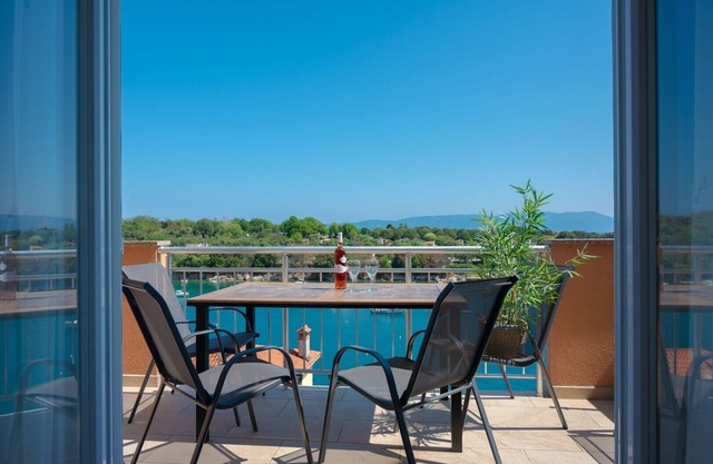 Seaside apartments with amazing ocean view/Duplex apartment with ocean view