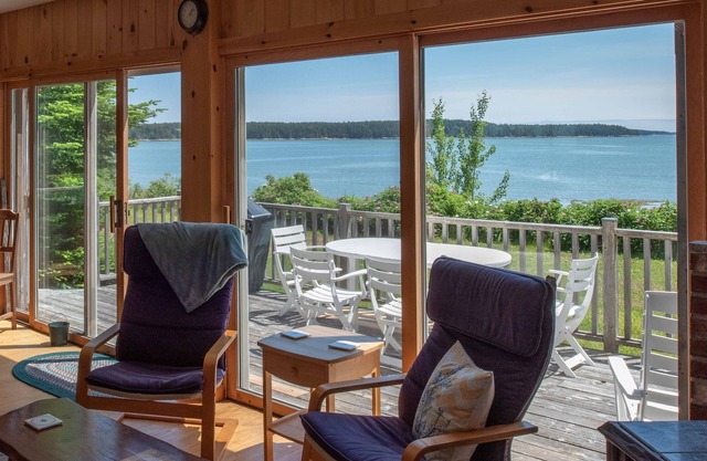 ♥ Seaside cottage on pristine sand beach!