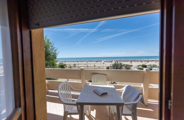 Seaside flat with terrace - Beahost