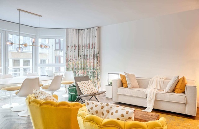 Seaside Haven for 6 with Parking in Knokke