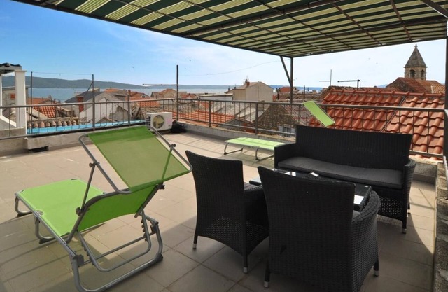 Seaside holiday house Kaštel Sućurac, Kaštela (K-19241)