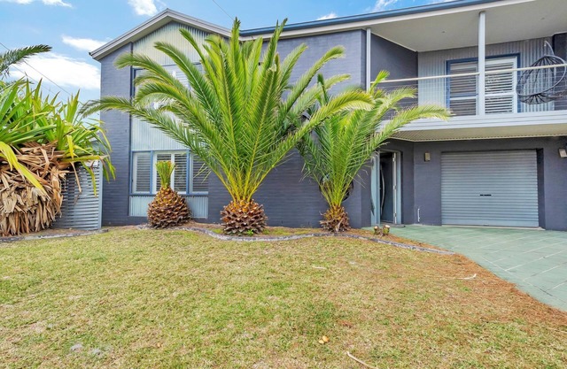 Seaside Royale - spacious, great entertainer
