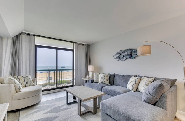 Seaside Serenity: 2 Bedroom Beach Condo in the Heart of the Resort Area