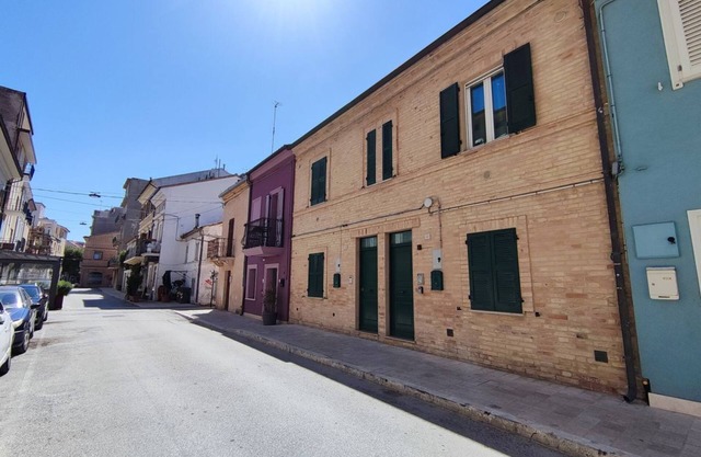 [Seaside Village] Gem in the Heart of the Center