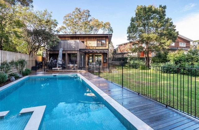 Seasom with pool and spa in beautiful Somers