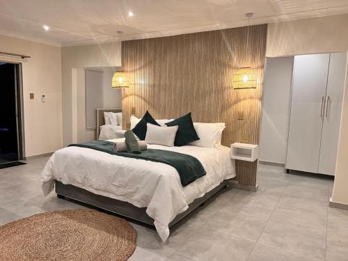 Seasons Inn Self-catering guesthouse