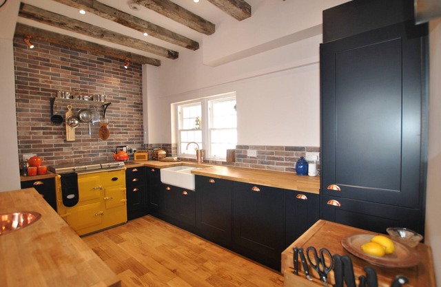 Seaspray- harbourfront home in idyllic location