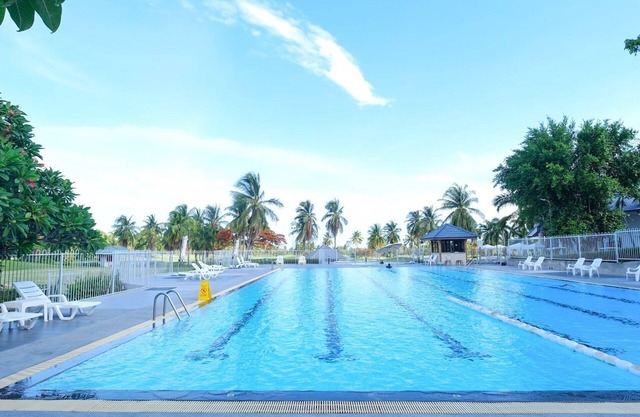 Seastar Hotel And Service Apartment