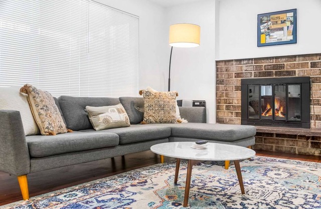 Seattle Cloud 2BR Prime Location