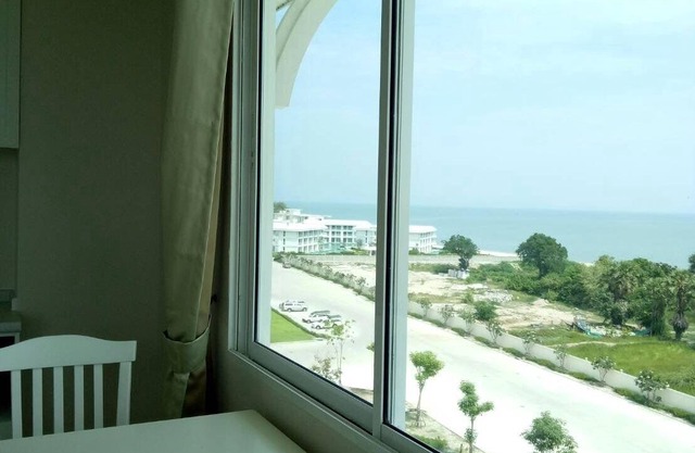 SEAView BEACH Front with Huge Sport Club