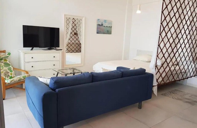 Seaview Modern Studio