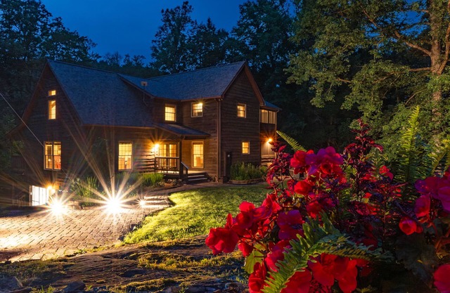 Secluded but only 5 minutes from New River Gorge Bridge
