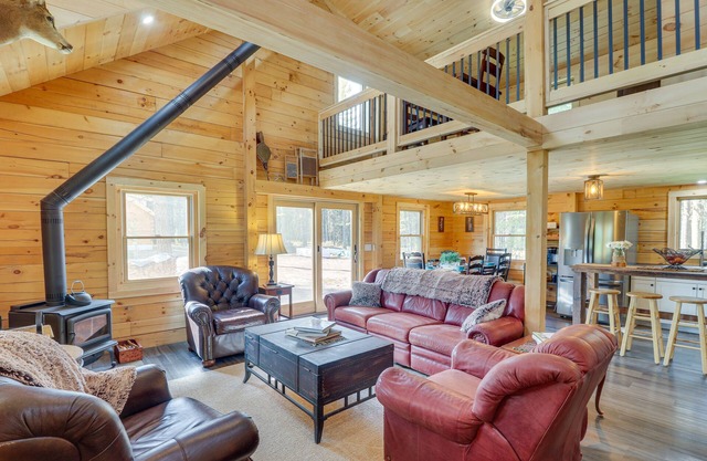 Secluded Cabin w/Mtn Views ~ 33 Mi to Bigfork!