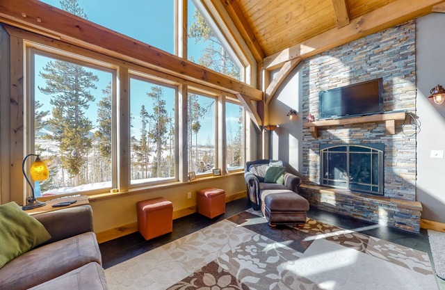 Secluded, custom-built home w/views of Continental Divide