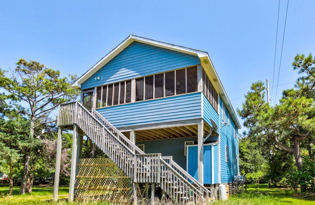 Secluded dog-friendly home with fast WiFi, washer/dryer, and central AC