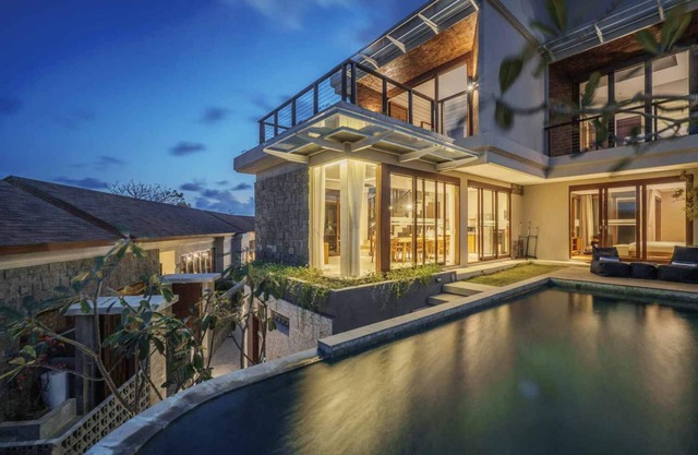 Secluded Family 3 BR Villa with Ocean View & Daily Car