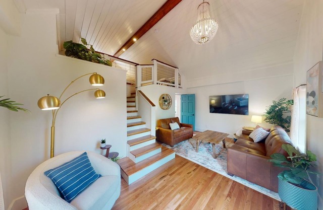 Secluded in-town get-away close to Interstate Park. 45 min from Mpls/St Paul