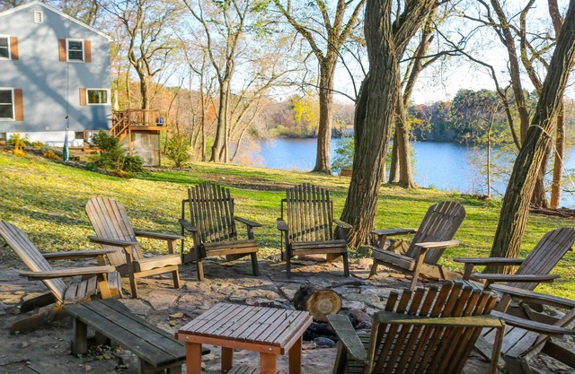 Secluded Lake Home Retreat With Hot Tub And Fire Pit