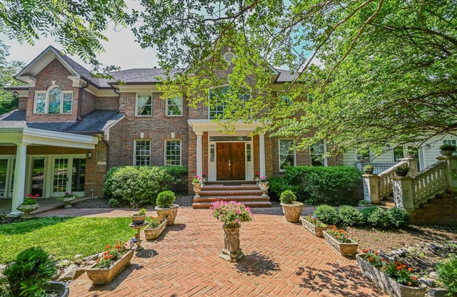 Secluded mansion on 2 acres