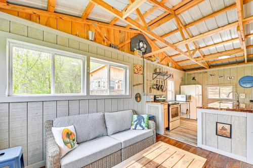 Secluded on 10 Acres Livingston Getaway with Sauna!