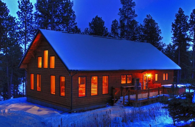 Secluded Pines Cabin in the Black Hills - Relaxing Getaway