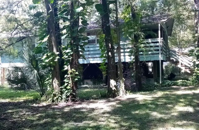 Secluded Riverfront Cottagenn