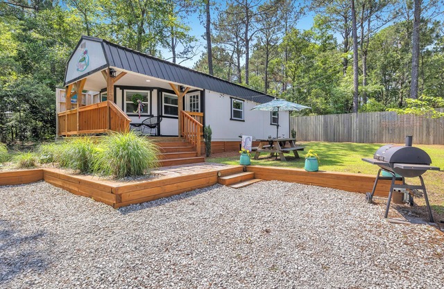 Secluded Tiny Home Only Minutes To ☀️ 🏝 Topsail Island, NC 🏝☀️