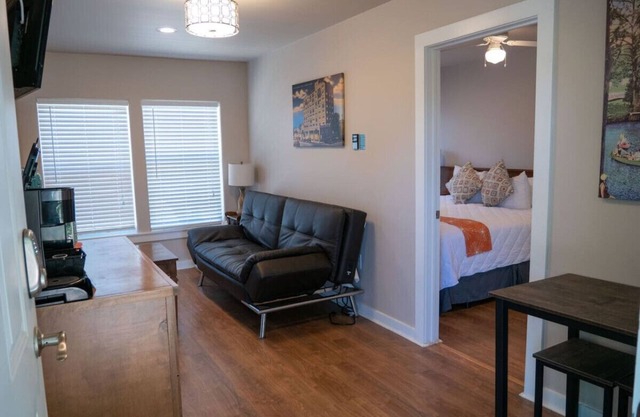 Second Story River View Deluxe King Suite #7