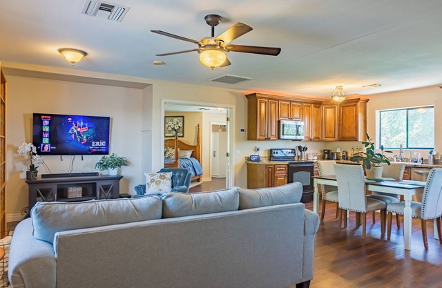Second Story Suite w/Balcony