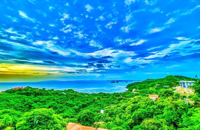 Secret Beach Citadel w/epic views & 10 min from pristine Blue Flag Ocotal Beach
