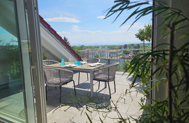Sehr Attraktive Luxuriöse Wohnung mit Herrlichem Alpenblick!