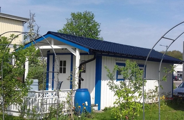 SEK 376/night/person. New cottage for rent in FALKENBERG with proximity to everything.