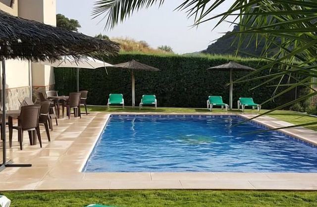 Self catering Casitas Cueva del Gato for 4 people