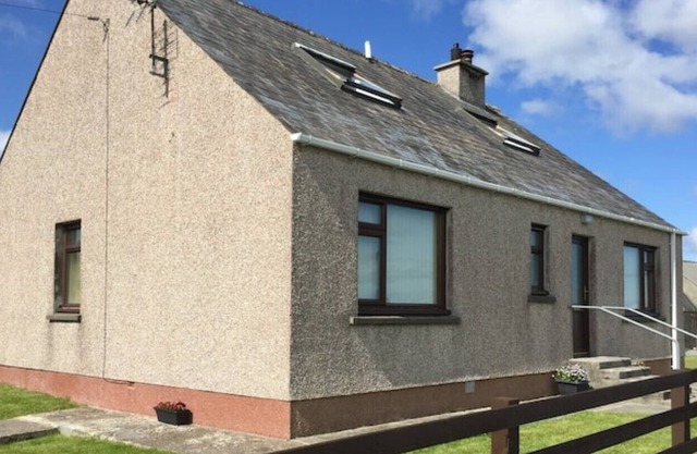 Self Catering house with lovely sea views, 44 Back