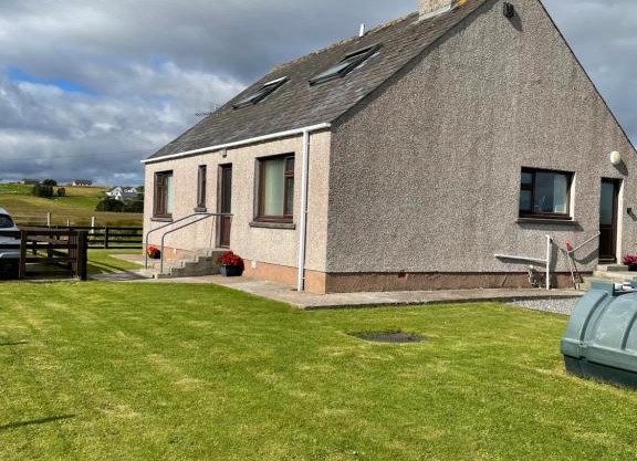 Self Catering house with lovely sea views, 44 Back