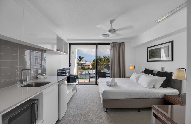 Self Check in Modern Studio Apartment