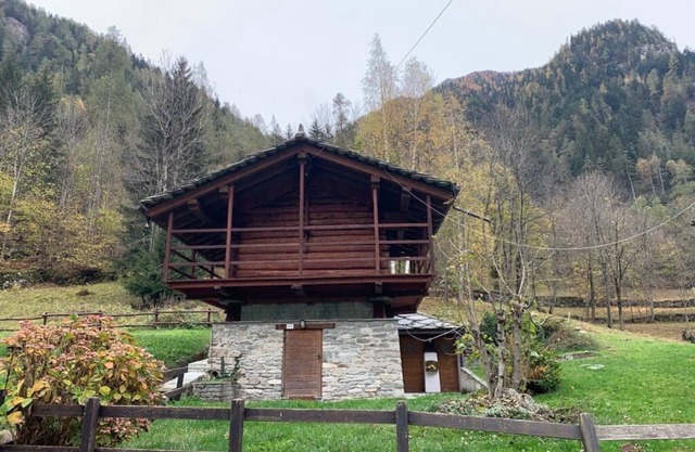 Self-contained chalet with garden and all amenities. Preference x seasonal rental