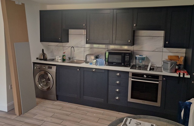 Self Contained Luxury Studio Apartment Close to Windsor Eton Heathrow Legoland