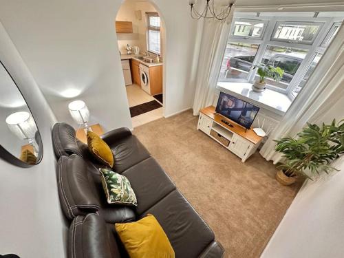 Semi-detached 1-Bedroom Chalet at Maryville Caravan Site - Uddingston, Glasgow