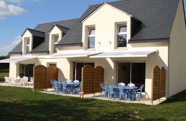 Semi-detached house ERDEVEN PLAGES 4-5 persons Beach at 500 Meters