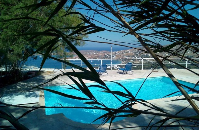 Semi-detached house on the heights of Parikia - Exceptional view of the Cyclades