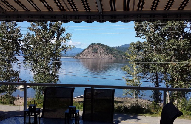 Semi Lake front w/dock & buoy, westerly view, pet friendly, sleeps 8,