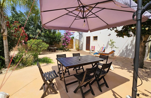 Serendila a few km from Gallipoli - great for families and groups, with garden