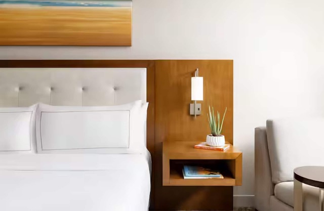 Serene 1 King Bed Getaway, Hilton Tucson East, Spectacular Views